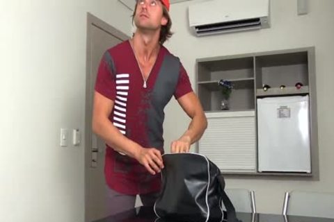 Blonde Transe Nathalia de Castro flippt mit einem leckeren Twink um