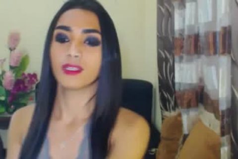 Geile Lady-Mann spielt ihren größten Schwanz