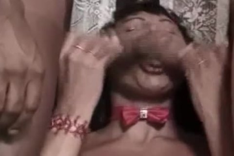 Счастливая девушка С Марселао и мальчиком