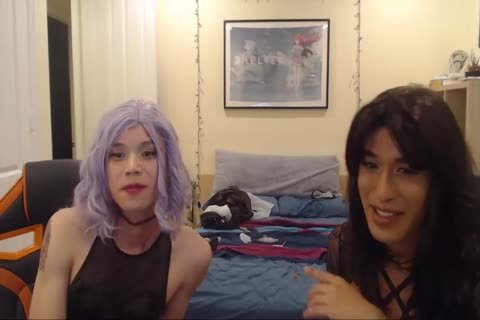 Orientalischer Crossdresser wird auf Chaturbate gehämmert!  #two