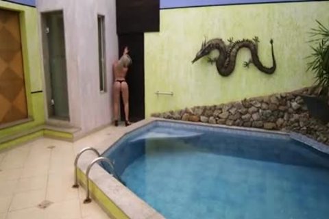 Carol Penelope large ass slamming