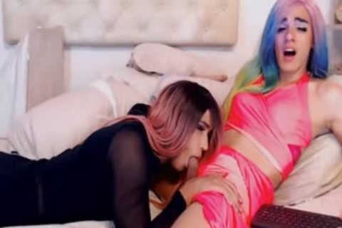 couple amateur dame et ado plaisir sexuel orale