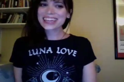 Muito linda trans beleza provocando na câmera da internet