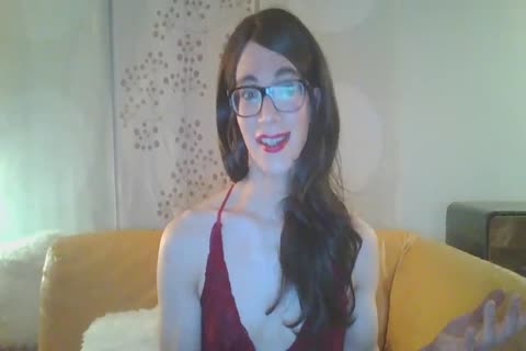 reife Ladyboy Tiffey ist hübsch und verspielt