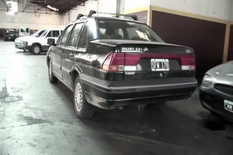 Morena trans fode no estacionamento