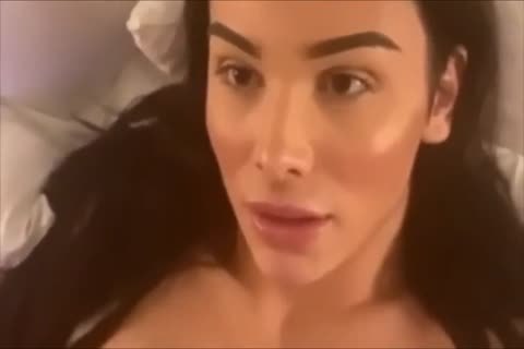 La plus belle suceuse et mangeur d’asses salope
