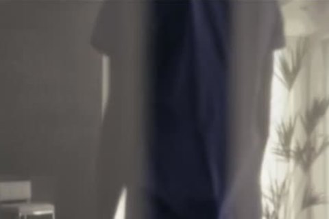 Sheboy Casey küsst und genießt es, das Arschloch von Ladyboy Ella Hollywood zu ficken