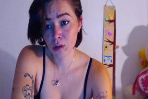 Futanari Jerks Off And Shows Her delicious titties