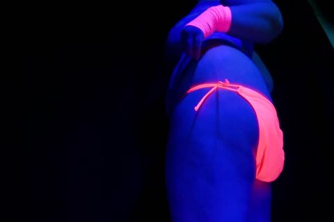 mama Is A Rave villein: Mesmerize Bukkake