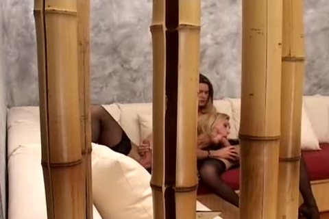 LAURA FERRAZ UND SABRINE DE PAULA KINKY-TRANNYS