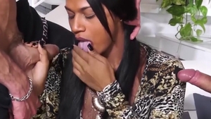 TransBella.com - Transsexual Giovanna Di Pietro sucking cock