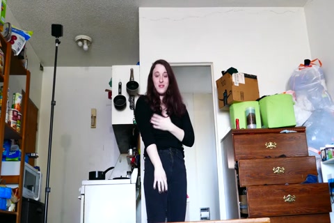 Bitte schau mir zu, wie ich diesen 50-cm-Dildo reite und dabei daran denke du beobachtest mich Lustiger gesprochenes TS-Mädchen