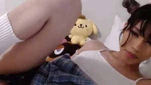 Kleine mexikanische Mama mit kleinem Schwanz macht Cams Shows solo