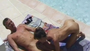 triosexe sale avec des filles trans pervers désirant du sexe