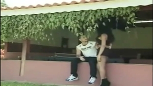 Lateinerin freches Ladyboy Anal gefickt
